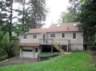 10 Log Cabin Ter, Sparta, NJ 07871