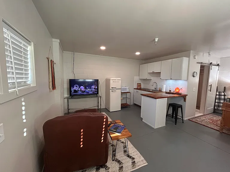 9505 Marilla Dr — Photo 3