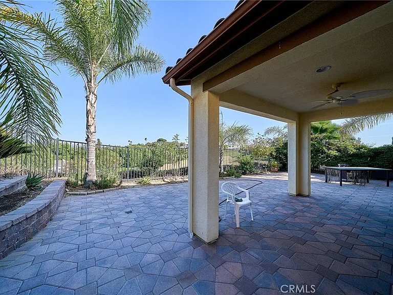1324 N Macneil Dr — Photo 32