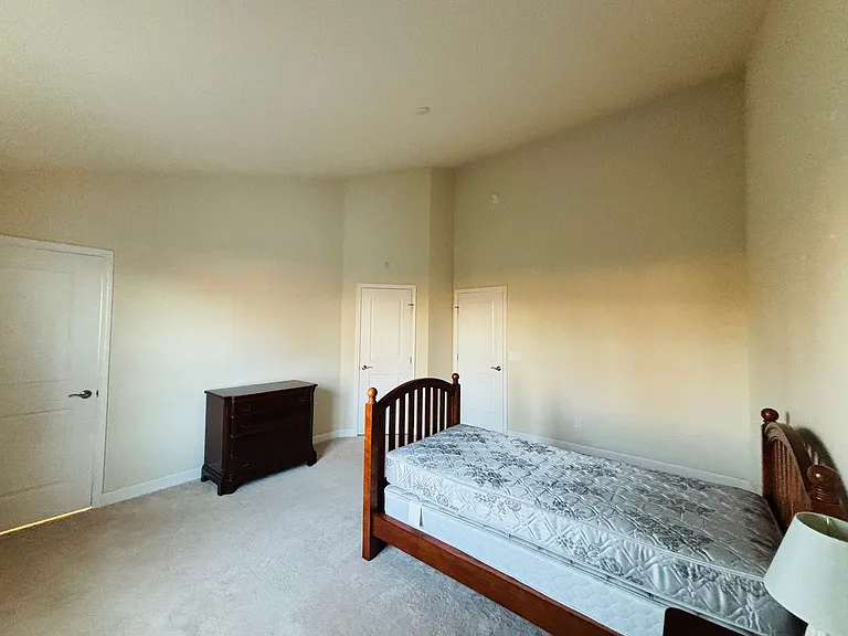 305 Phoenix Blvd NW — Photo 16