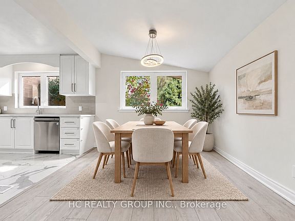 3rd image of 52 Dukinfield Cres