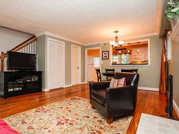 Living Room/Dining Room