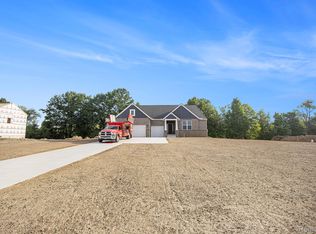 71715 Hidden River Dr, Armada, MI 48005