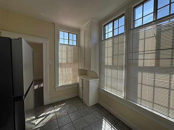5th image of 325 1/4 S Avenue 20