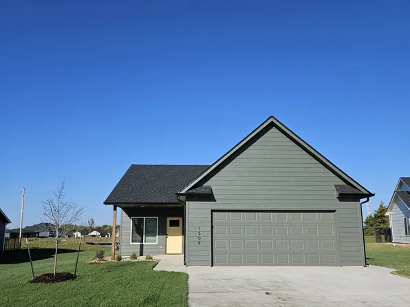 1509 N Garnet Ct, Mulvane, KS