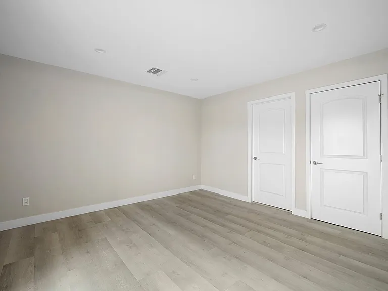 11217 Cohasset St — Photo 11