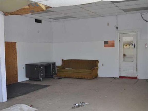 2nd image of 93 Bannock St