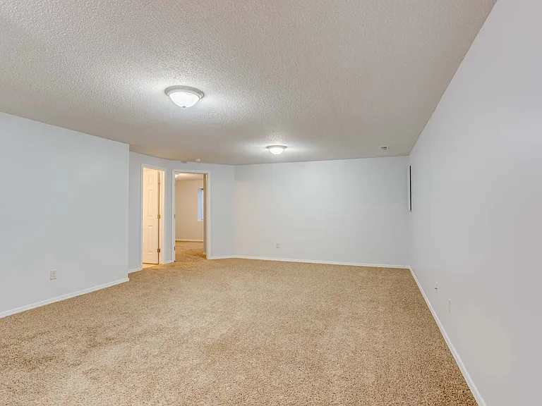 1048 E Karla Ave — Photo 20