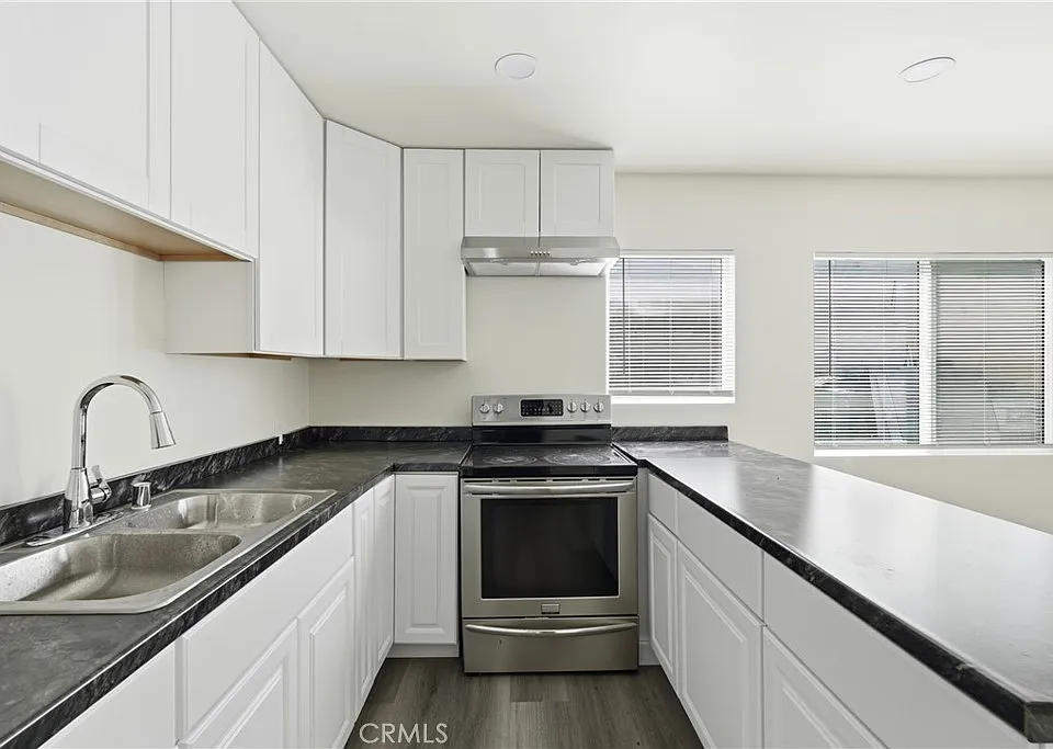 702 Walnut St #5