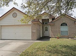 1175 Thomas Dr, Angleton, TX 77515