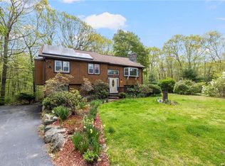 3 Clover Dr, Coventry, RI 02816