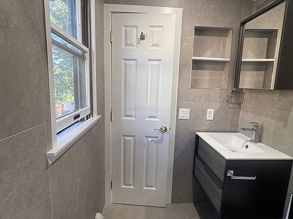 3rd image of 57 Spring Valley Ave