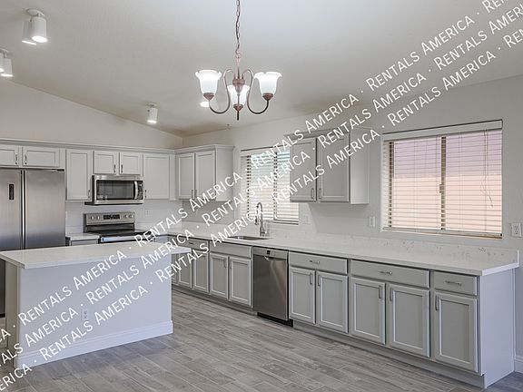 4th image of 3050 E Cherry Hills Pl