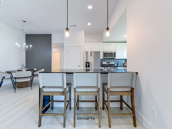 5th image of 217 SW Cardinal Dr #91