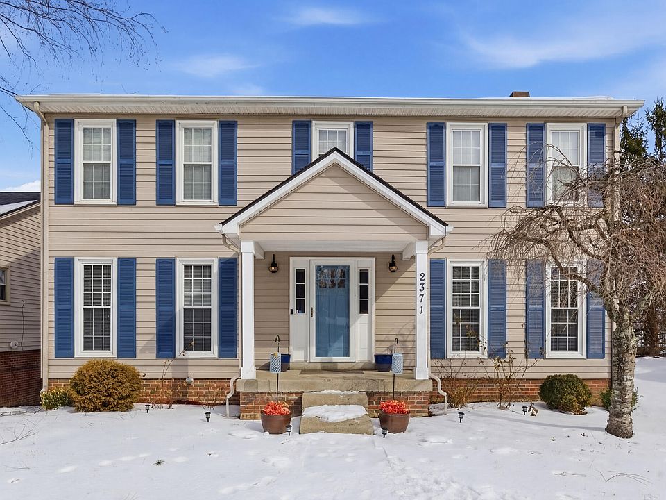 1st image of 2371 Hartland Parkside Dr