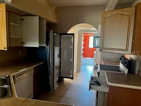 4th image of 220 PALMETTO CIRCLE NE