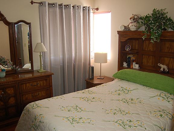 5th image of 10115 Parkdale Ave