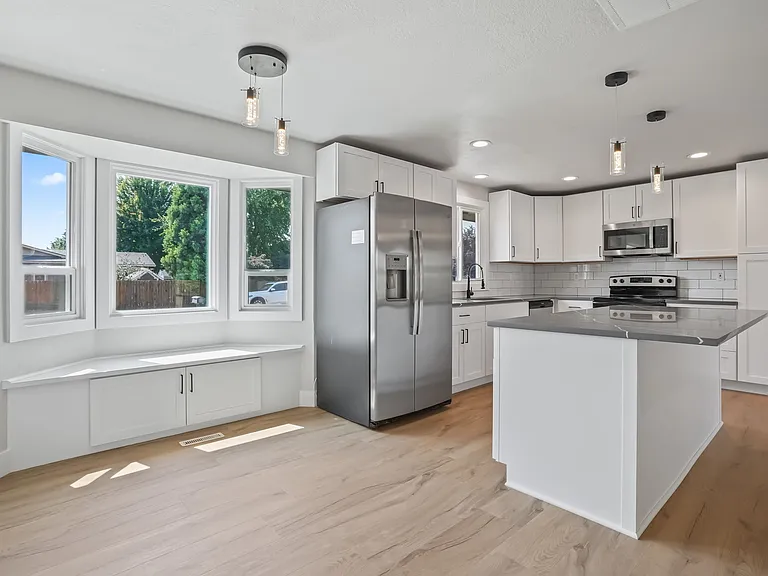2692 W Gemstone Dr — Photo 10