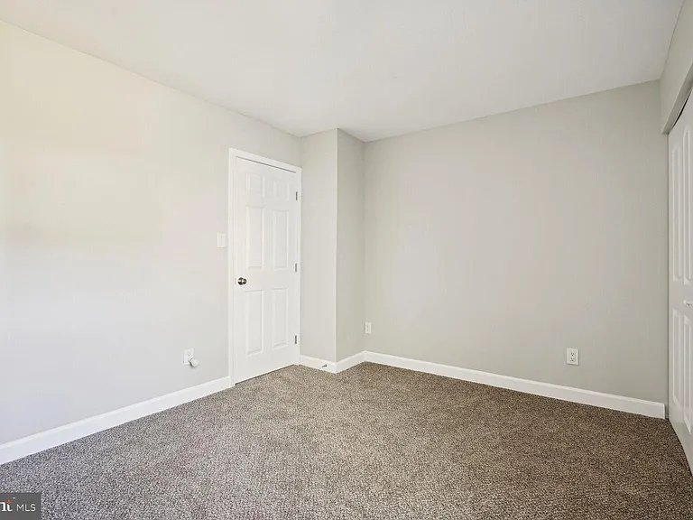 6003 Sweet Dale Ct — Photo 13