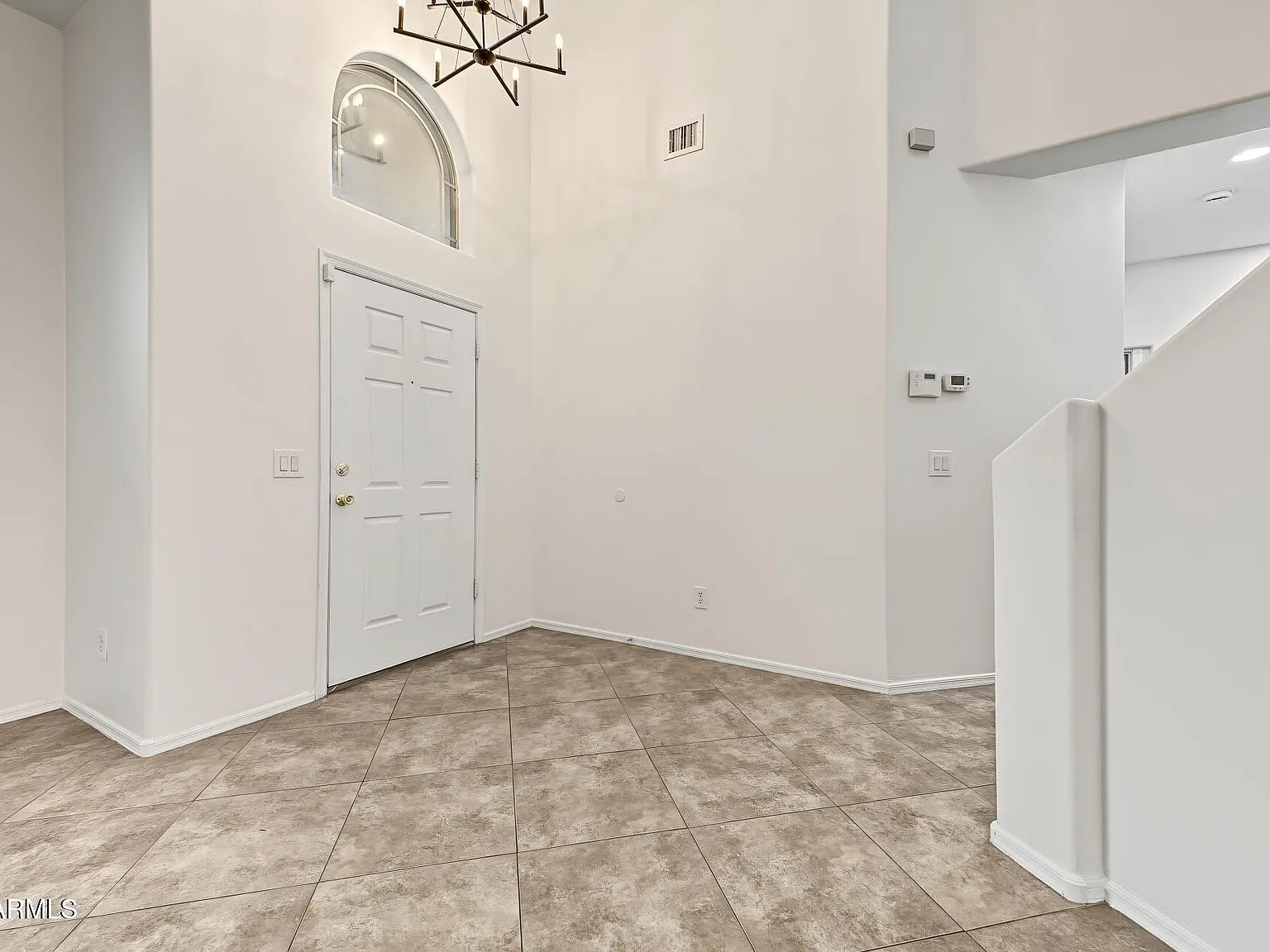 4 bed, 2.5 bath, 2203 sqft, $2,800 — Photo 4