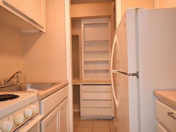 4th image of 212 Morgan Pl #127