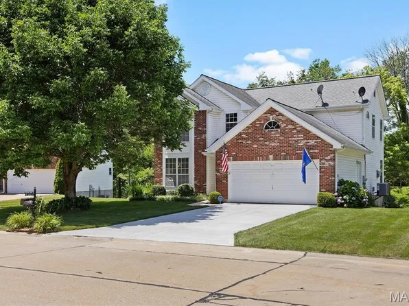 211 Sheffield Ct, Fairview Heights, IL 62208