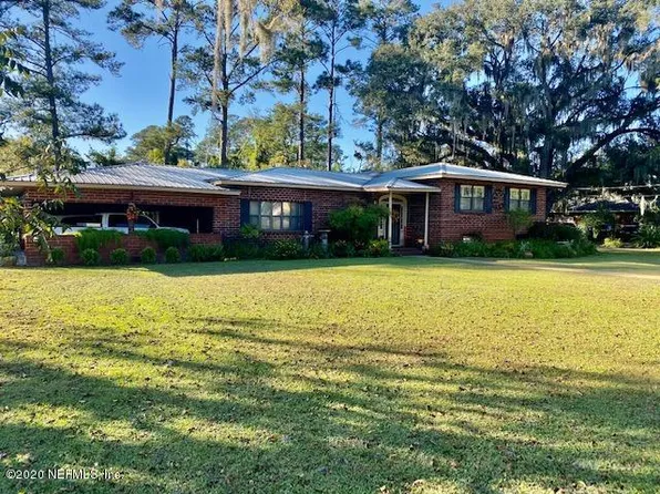 590 S 5th St, Macclenny, FL 32063