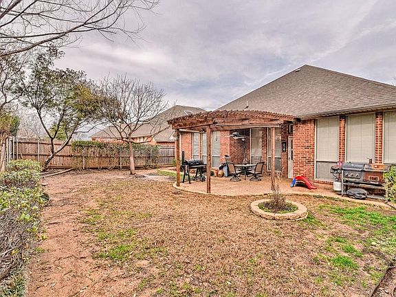2nd image of 6023 Fannin Dr