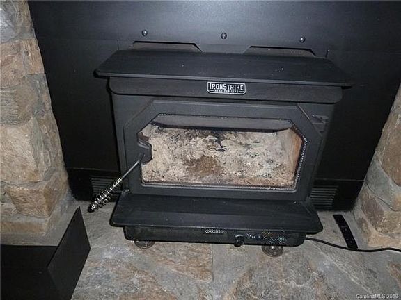 3rd image of 120 Woodchuck Way