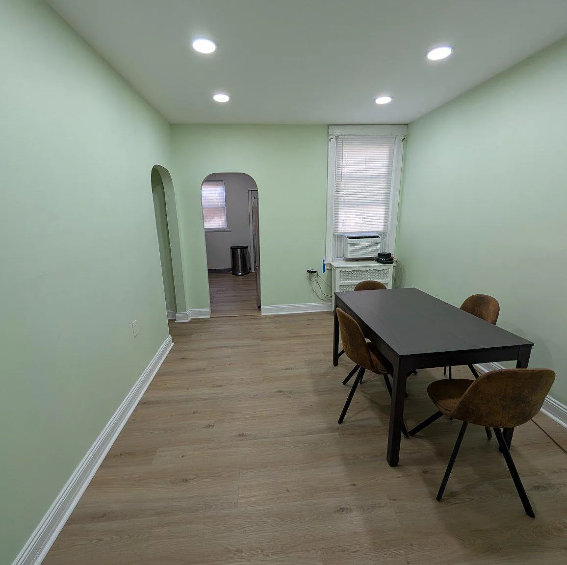 3 bed, 1.5 bath, 1090 sqft, $1,850 — Photo 3