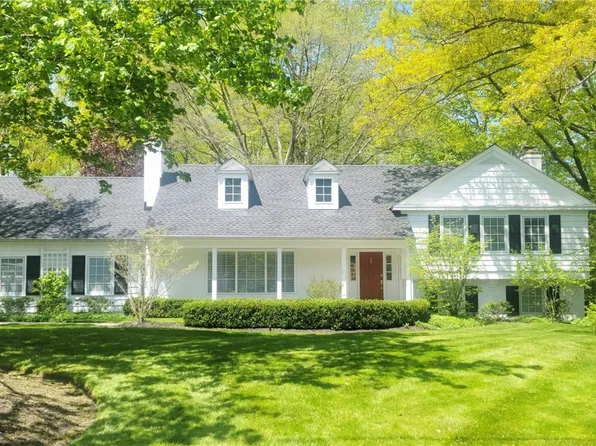 31435 Creekside Dr, Pepper Pike, OH 44124