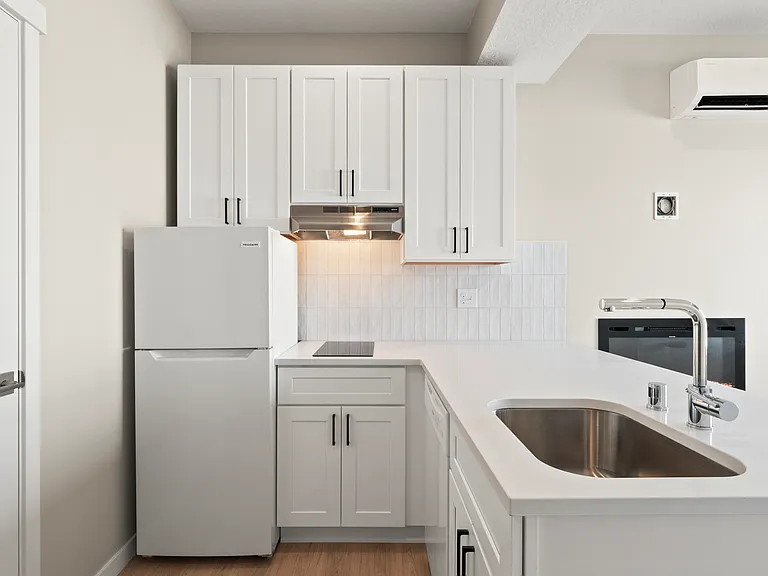 1678 S Cochran St #B — Photo 2