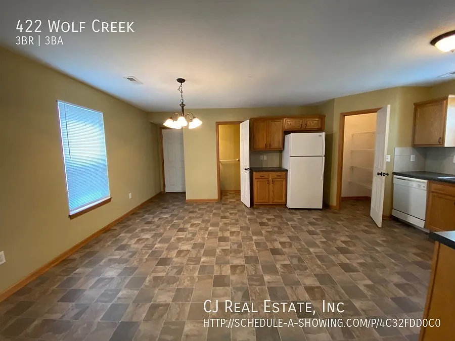 3 bed, 2.5 bath, $1,595 — Photo 2