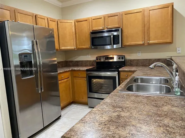 8987 W 35th Ave #8987, Hialeah, FL 33018