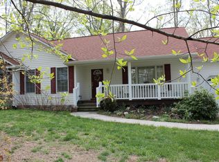 10806 Stewartsville Rd, Vinton, VA 24179