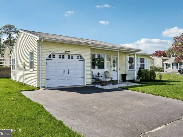 23 Chelsea Dr #70, Whiting, NJ 08759