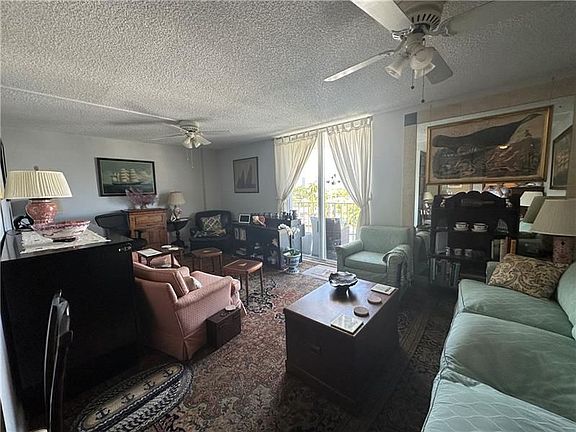 4th image of 1731 SE 15th St APT 503