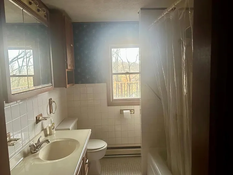 481 Hill St — Photo 9
