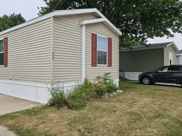223 Patricia Blvd #223, White Lake, MI 48386