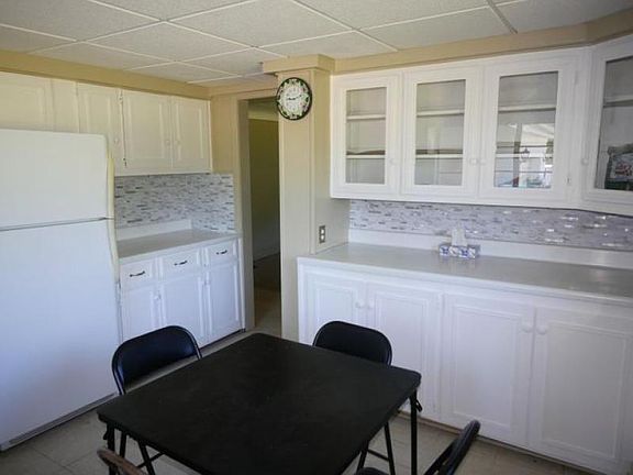 3rd image of 24190 Jonathan St