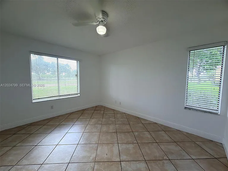1025 Coral Club Dr — Photo 8