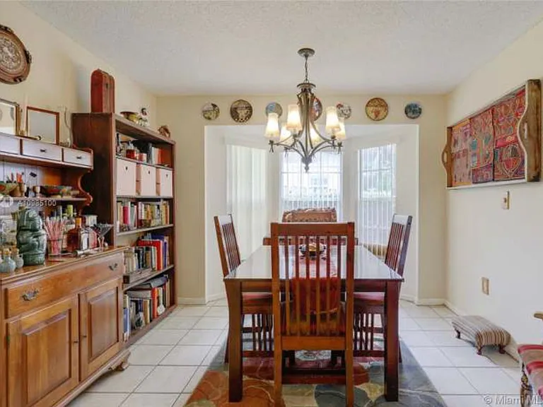 12559 SW 144th Ter — Photo 5