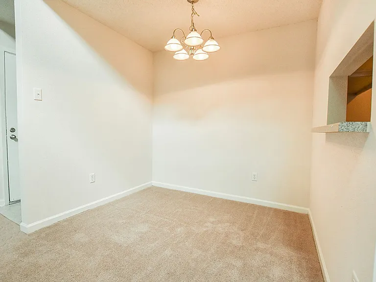 2416 Pasadena Ave — Photo 13