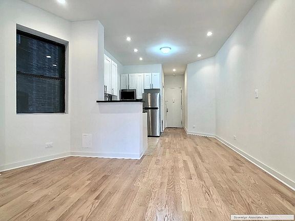 3rd image of 161 W 106th St APT 2W