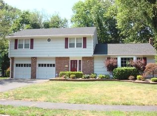 6 Ellis Rd, West Caldwell, NJ 07006