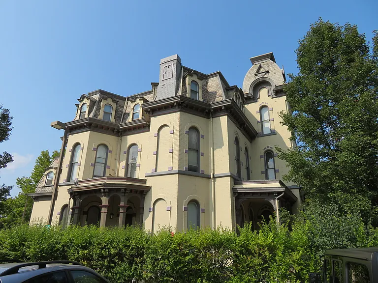 222 S Aurora St — Photo 15