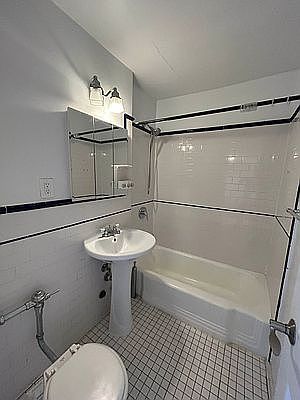 4th image of 37-20 147th St #3H