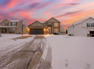 766 Apopka St, Waterford, MI