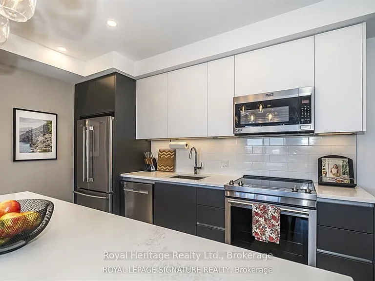 195 Hunter St E #412 — Photo 1