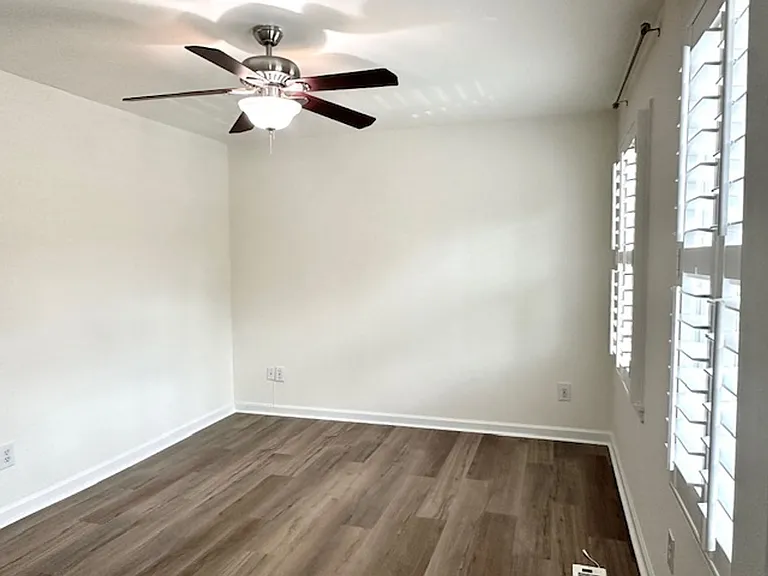 104 Carlyle Cir — Photo 26
